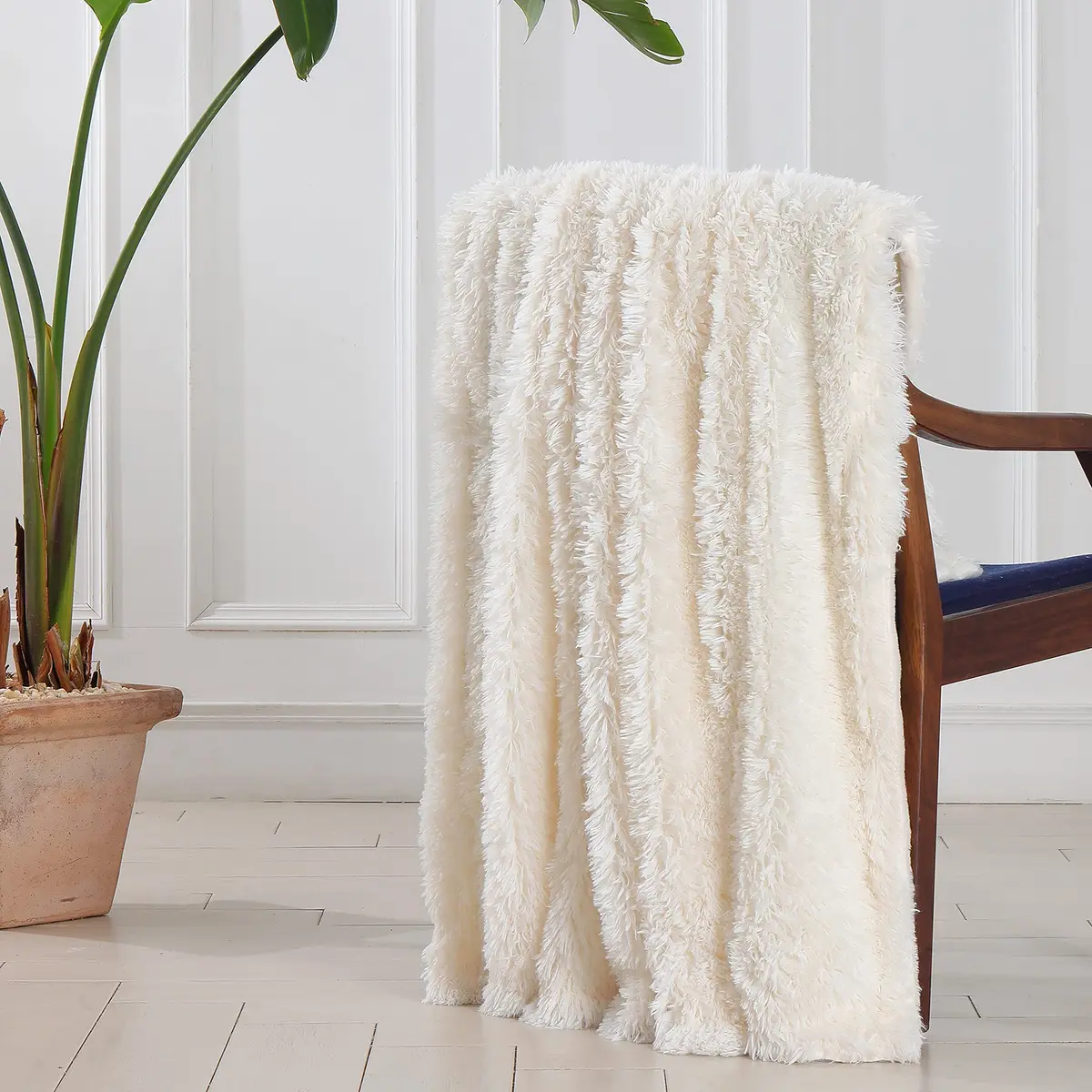 Tuddrom Decorative Faux Fur Throw Blanket 127x152 cm (50"x60") | Soft Fuzzy Plush Microfiber Fleece for Couch Sofa Bedroom - view 5
