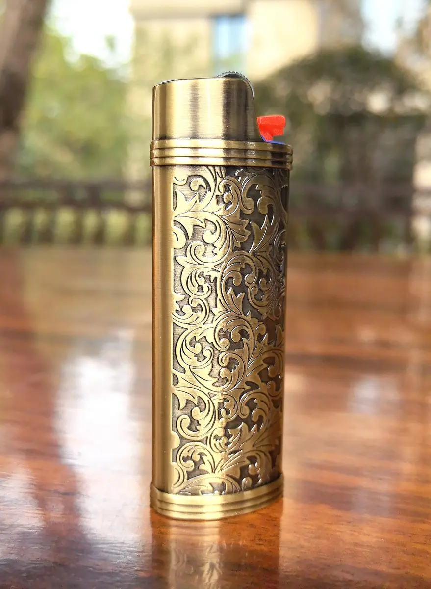 Lucklybestseller Metal Lighter Case Holder Vintage Floral Stamped for BIC Full Size Lighter J6 | Classic Metal Lighter Cover with Carved Patterns - view 2