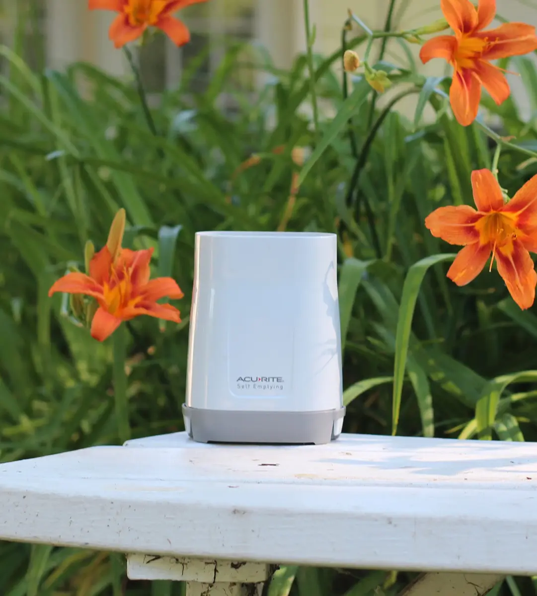 AcuRite Wireless Rain Gauge with Self-Emptying Collector & Alerts (0.9 lb) | Measures Rainfall Accurately - view 4