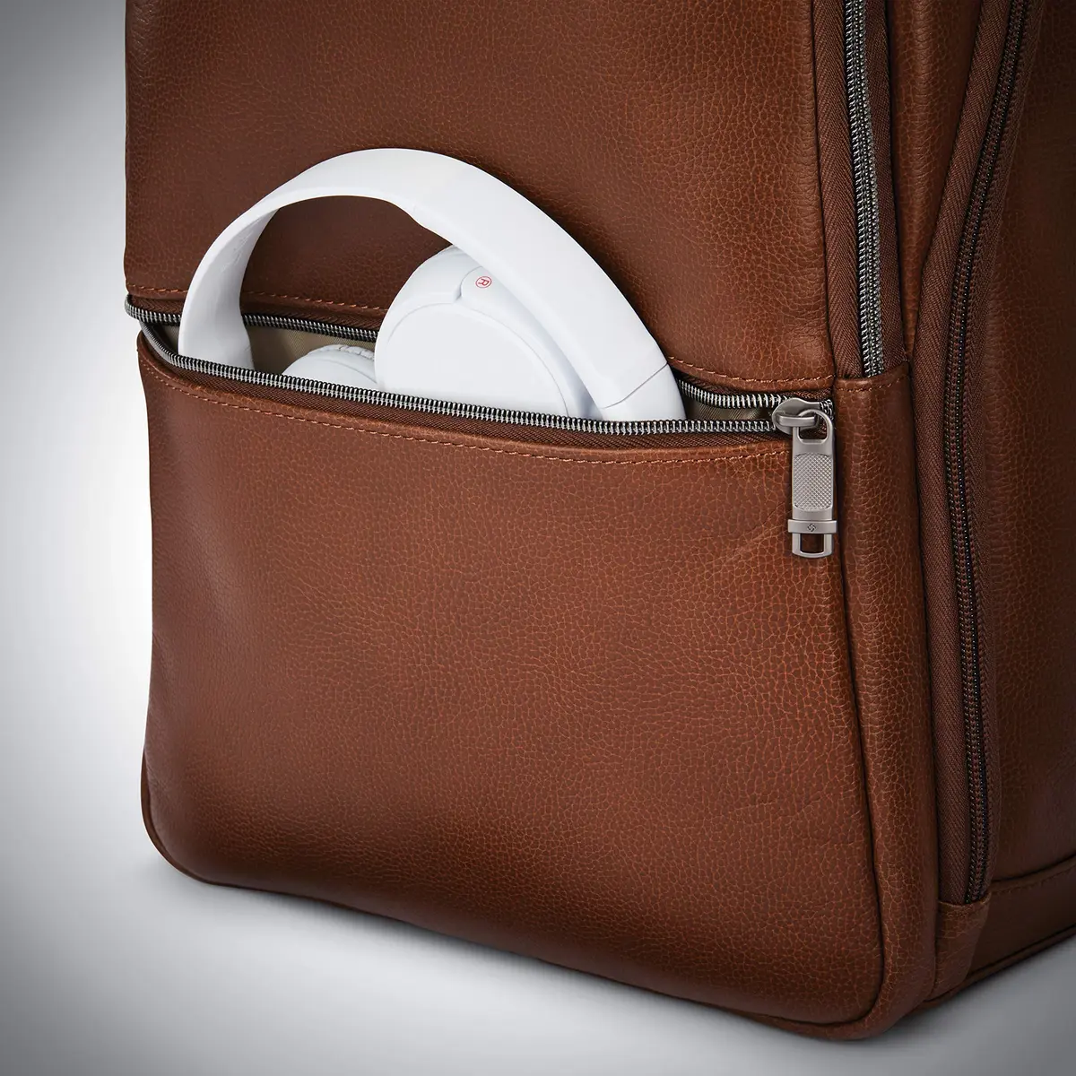 Samsonite Classic Leather Slim Backpack Cognac 22.2L (0.78 cu ft) | Professional Commuter Bag - view 5