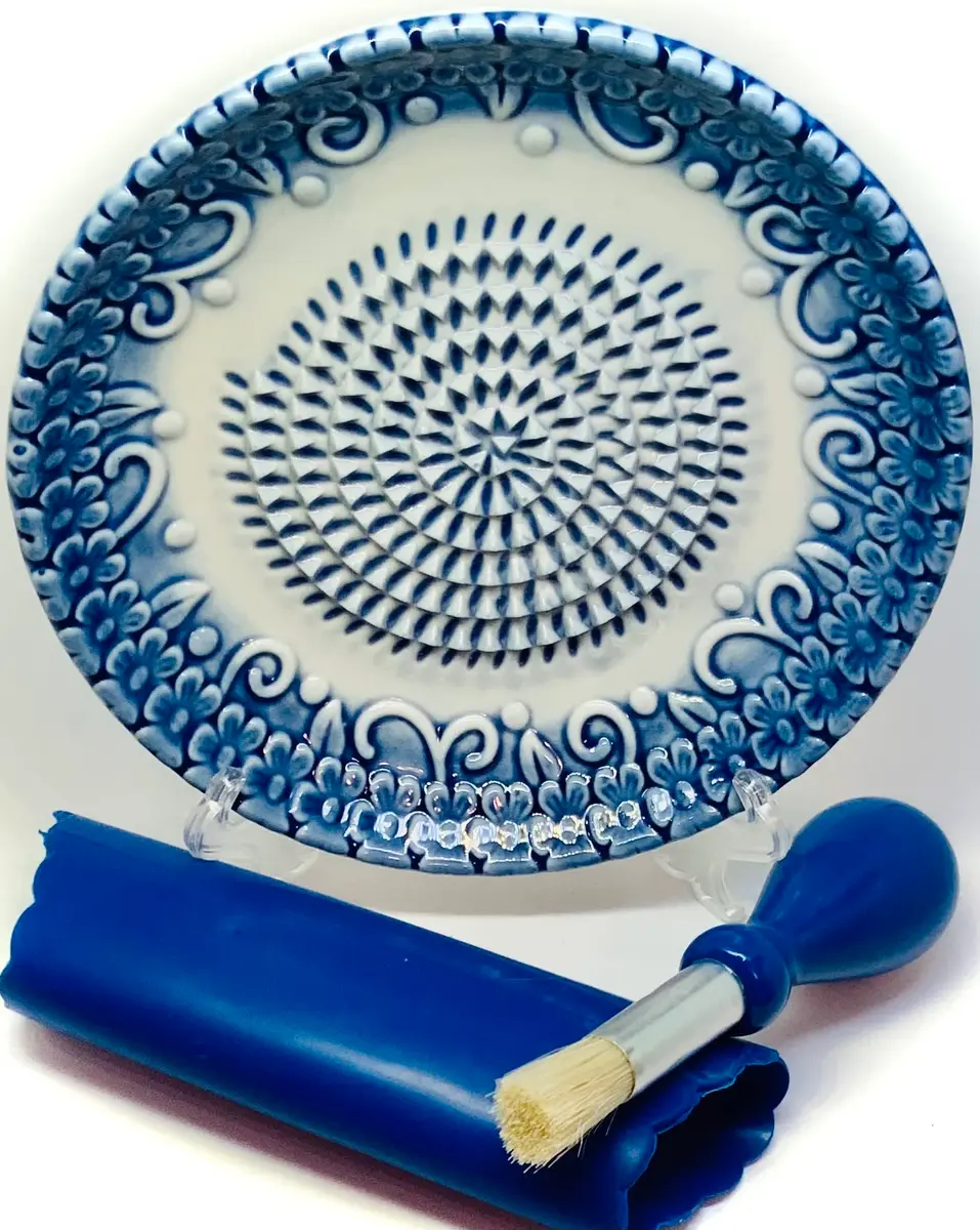 BonCera Ceramic Garlic Grater Plate 4-Piece Set - Blue Embossed | Versatile Kitchen Tool for Garlic, Ginger & Fruits - view 5
