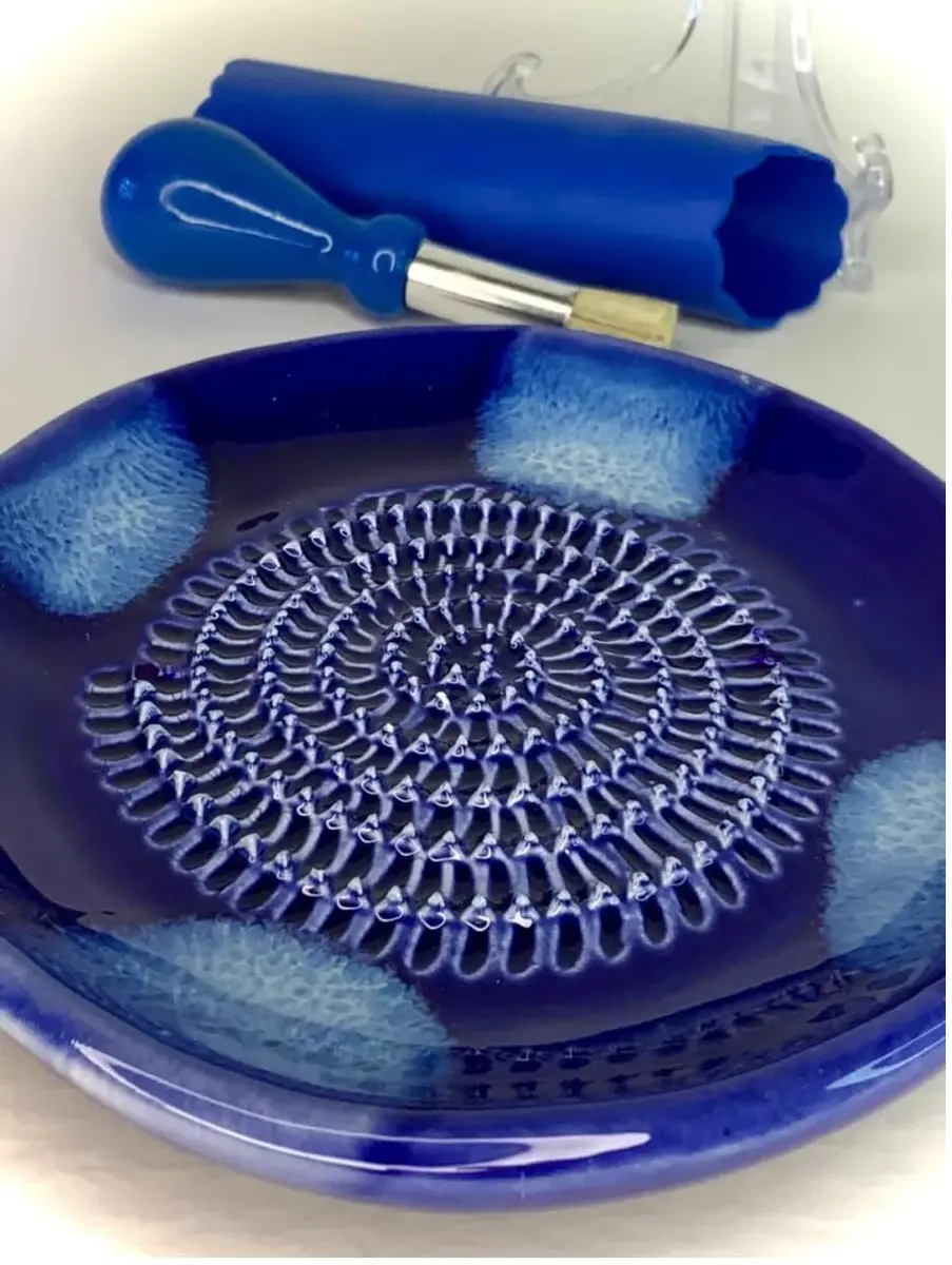 BonCera Ceramic Garlic Grater Plate 4-Piece Set - Blue Cross Glazed | Versatile Kitchen Tool for Garlic, Ginger & Fruits - view 2