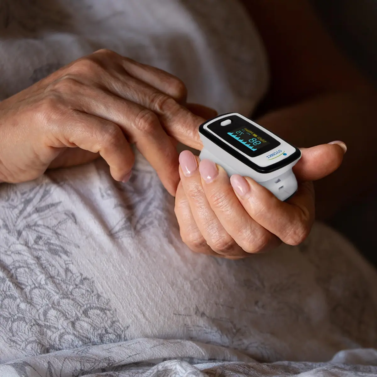 Innovo iP900AP Blood Oxygen Saturation Monitor with Alarm, Plethysmograph & Perfusion Index | Accurate Pulse Oximeter for Home & Travel - view 3