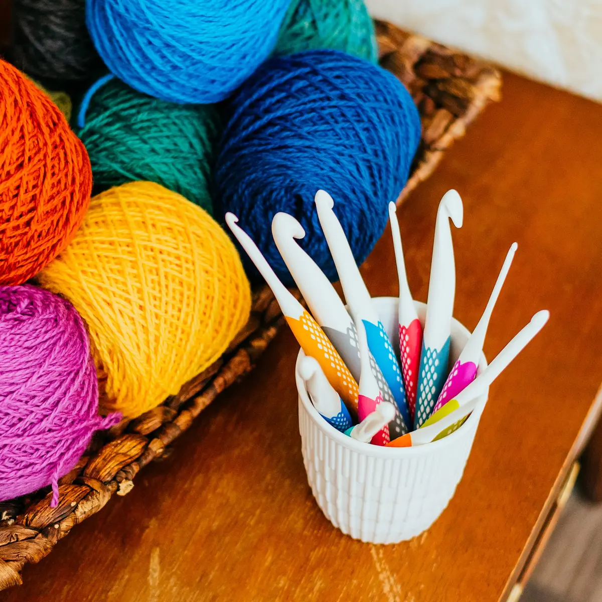 Prym Crochet Hook H8/5mm | Lightweight, Smooth, Ergonomic Handle for All Yarn Types - view 4