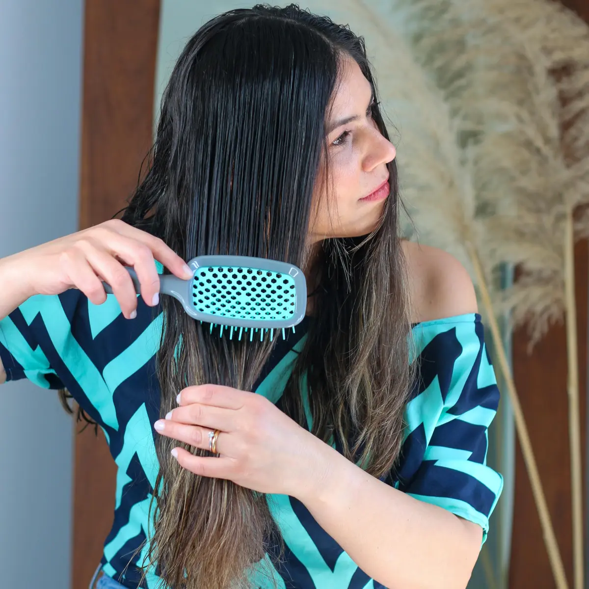 FHI Heat UNbrush Detangling Brush for Wet & Dry Hair | Anti-Static, Vented Cushion, Lightweight - view 3