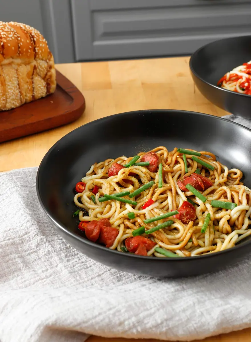 Teocera Matte Black Pasta Bowls Set of 4 | 35oz Porcelain Serving Bowls for Pasta & Salad - view 4