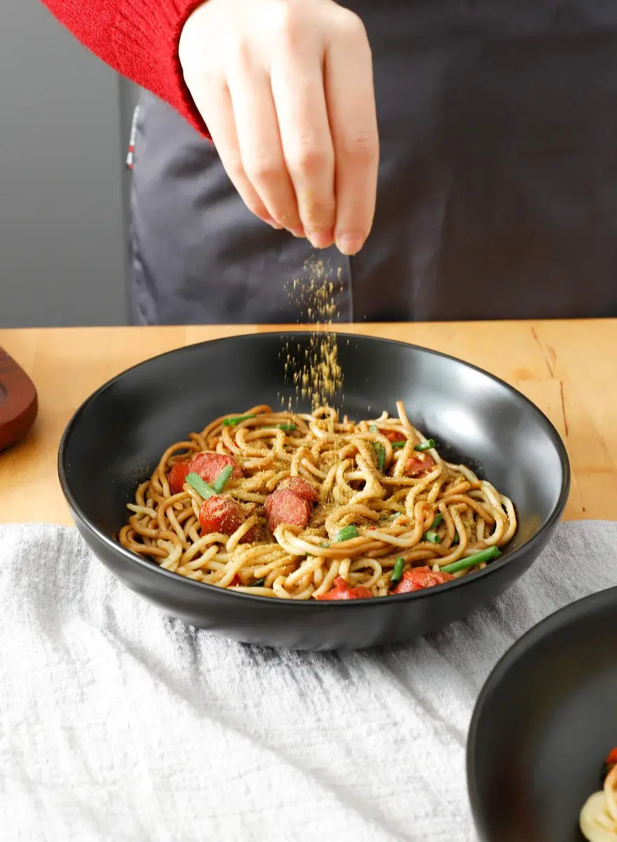 Teocera Matte Black Pasta Bowls Set of 4 | 35oz Porcelain Serving Bowls for Pasta & Salad - view 8