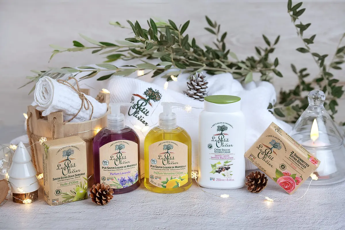 Le Petit Olivier Shower Cream - Jasmine Blackcurrant - Gently Cleanses Skin - Fresh and Moisturizing - pH Neutral - Dermatologically Tested - Free Of Soap and Dyes | 8.4 oz - view 2