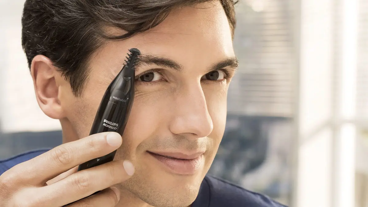 Norelco Nose Trimmer 1000 for Nose, Ears & Eyebrows | Protective Guard System - view 7