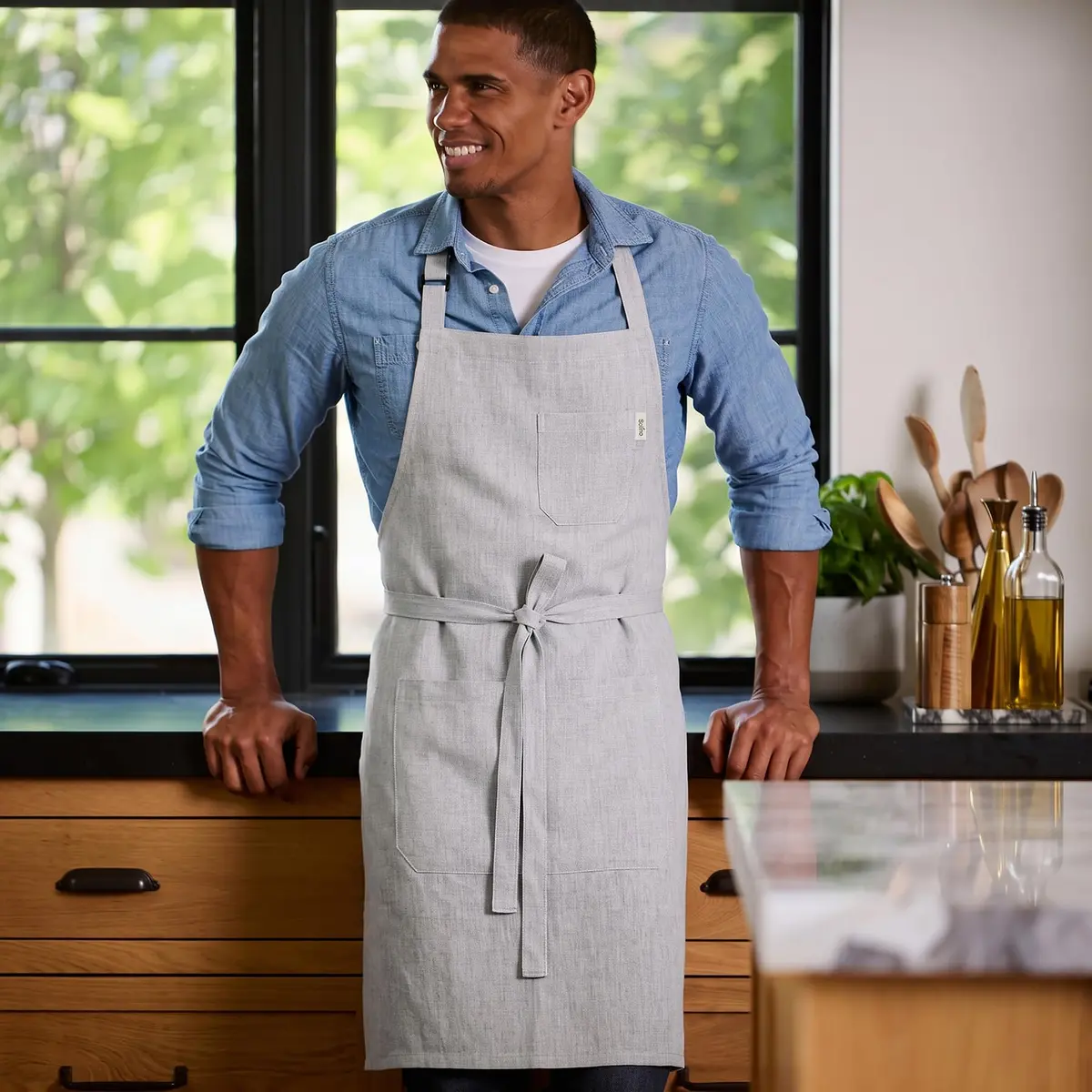 Solino Home 100% Linen Apron Light Grey | Classic Kitchen Apron 32 x 27 in - view 2