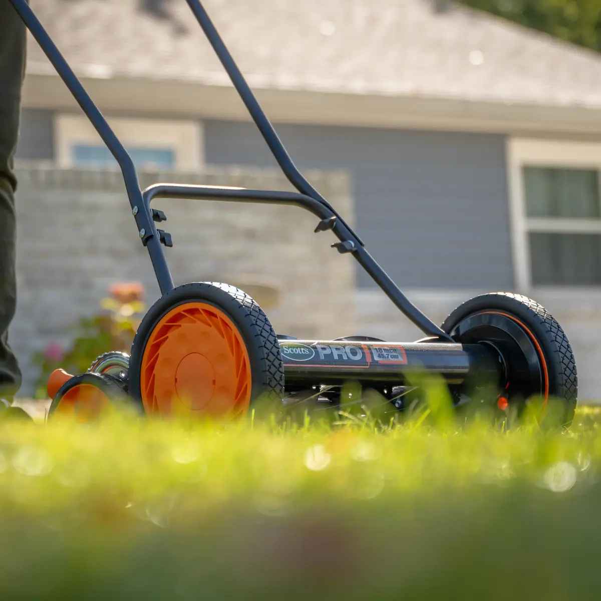 Scotts 716-18S 18-Inch 7-Blade Push Reel Lawn Mower, Green | Quiet, Effortless Grass Cutting - view 2