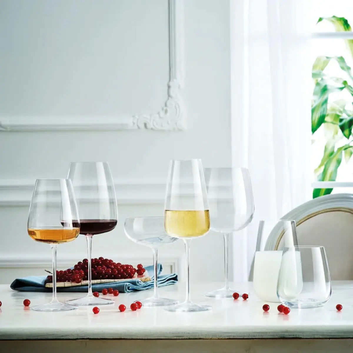 Luigi Bormioli Talismano Chardonnay Grand Cru Wine Glasses 265ml (8.9" H x 3.7" DIA) | Elevate Your Wine Tasting Experience - view 8