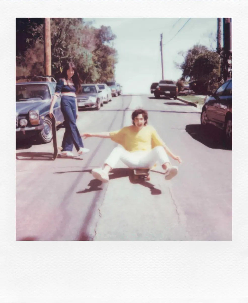 Polaroid Color Film for I-Type (6000) - 8 Photos | ISO 640 Daylight Color Instant Film - view 3