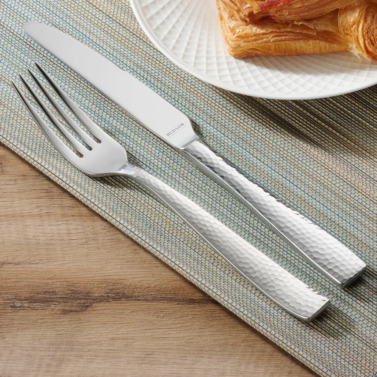 Hudson Essentials 20-Piece Hammered Stainless Steel Flatware Set Service for 4 | Elegant & Durable - view 8