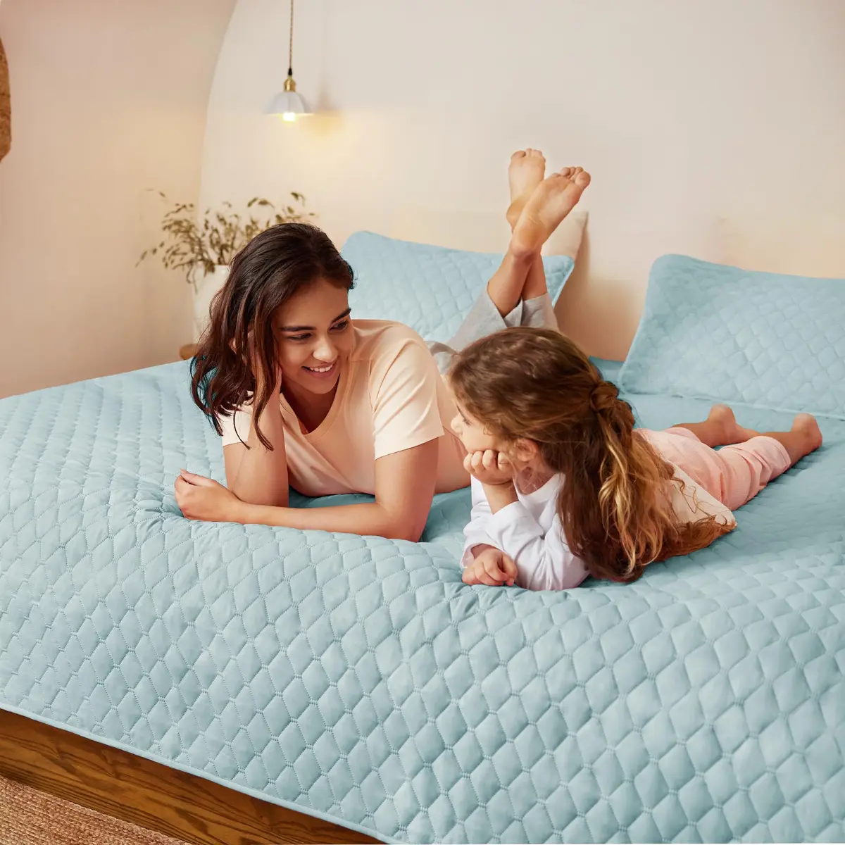 Exclusivo Mezcla Reversible Full Queen Quilt Bedding Set Light Blue | Lightweight Bedspreads with 2 Pillow Shams, Soft Microfiber, All Season Bed Coverlets for Bedroom Guest Room, 90x96 Inch - view 3