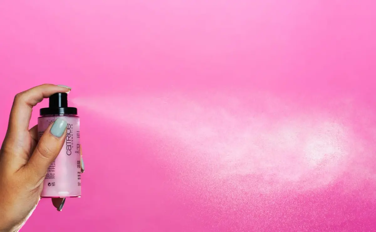 Catrice Cosmetics Prime & Fine Illuminating Dewy Glow Spray 150 ml (5.07 Fl Oz) | Vegan & Cruelty Free - view 3