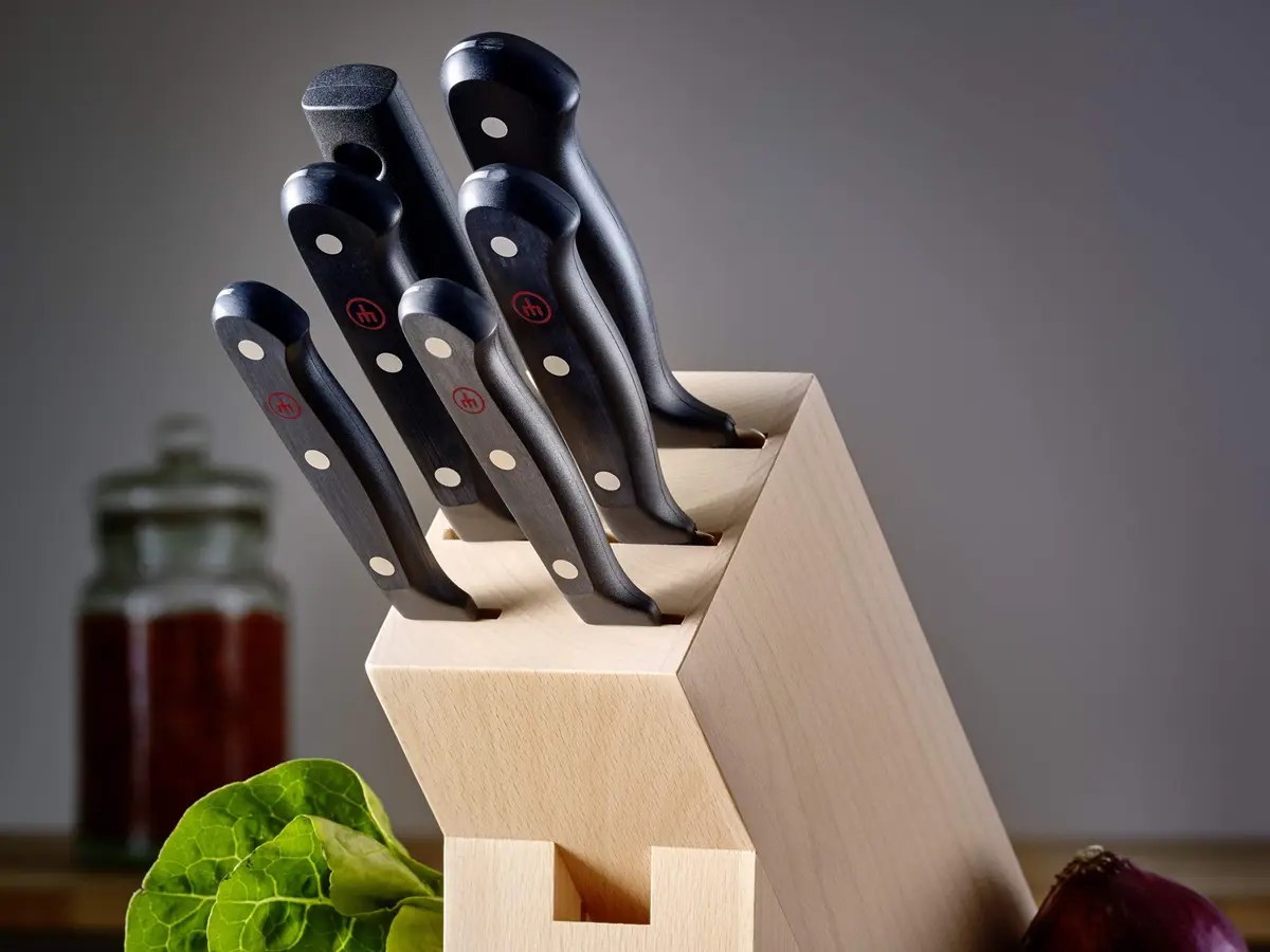 Wüsthof Gourmet 6-Piece Steak Knife Set, Black | Precision Laser-Cut Blades for Perfect Cuts - view 4