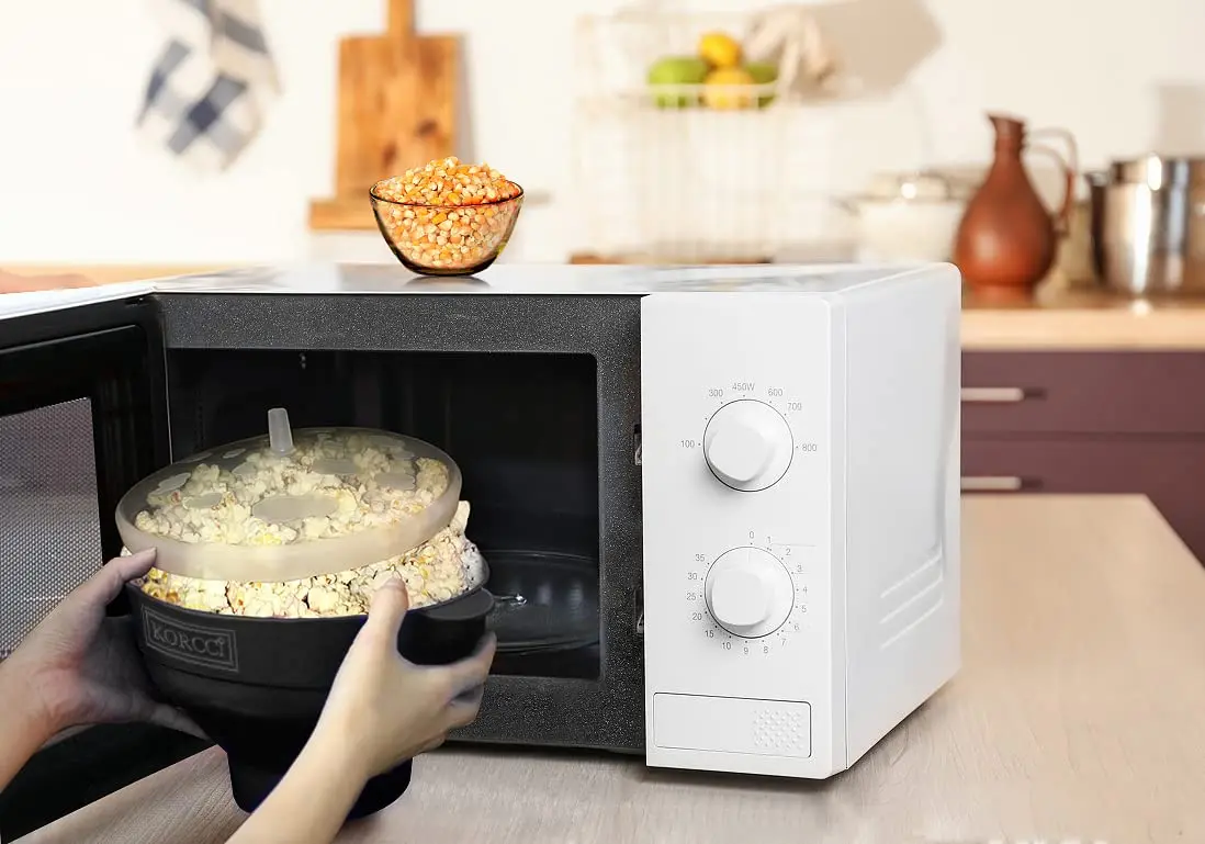 KORCCI Collapsible Silicone Popcorn Popper Bowl - Black | Healthy Microwave Popcorn Maker - view 8