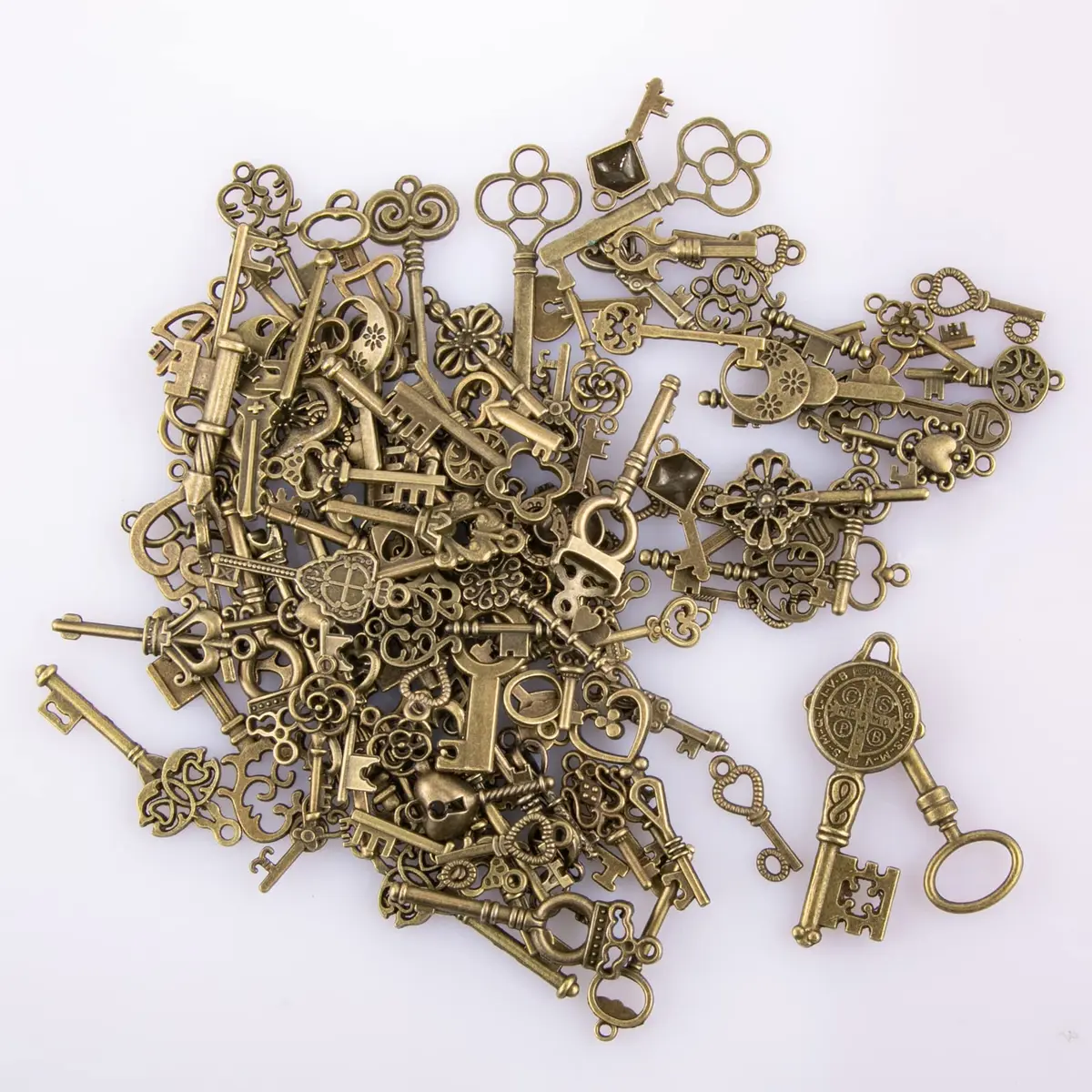 CHuangQi Vintage Skeleton Keys Set 125pcs | Steampunk Antique Bronze Jewelry Charms - view 2