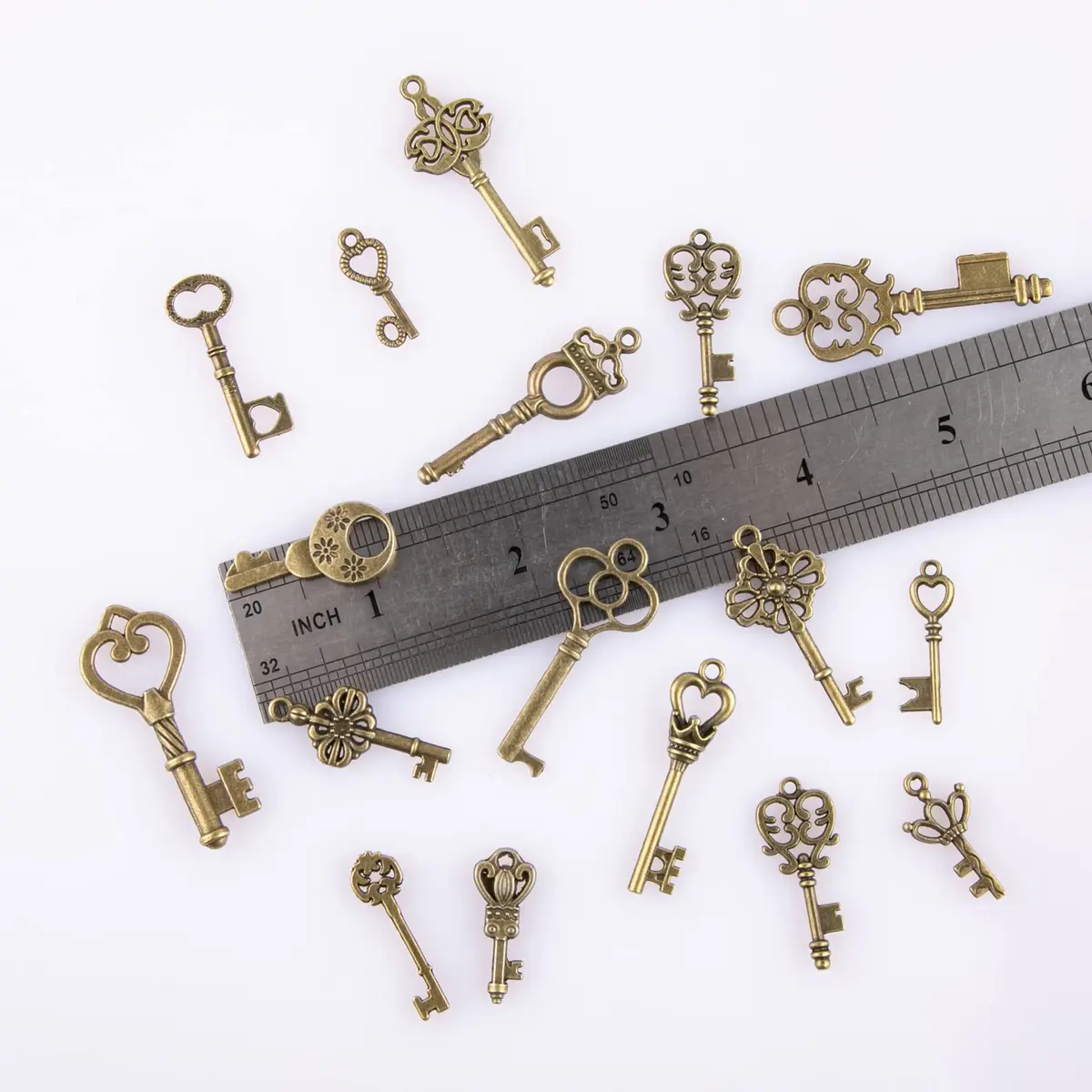 CHuangQi Vintage Skeleton Keys Set 125pcs | Steampunk Antique Bronze Jewelry Charms - view 3
