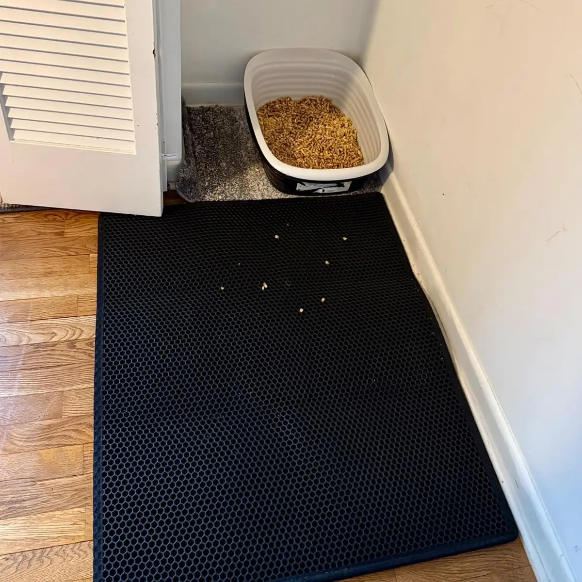 Waretary Cat Litter Mat, 36"x30" Waterproof, Scatter Control, Black - view 9