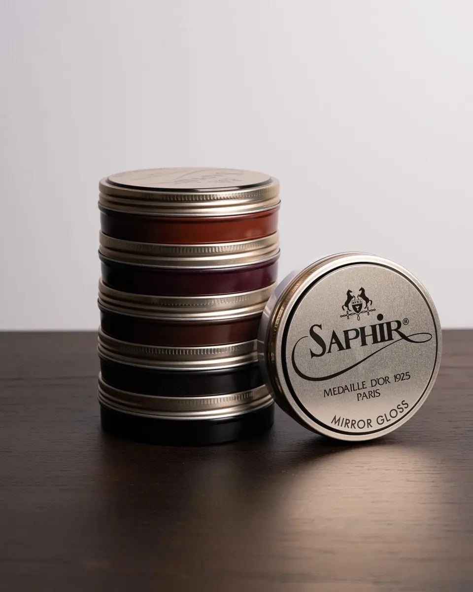 SAPHIR Medaille d’Or Mirror Gloss - Natural Wax Polish for Leather Shoes & Boots - Navy Blue | Mirror shine finish with natural ingredients - view 5