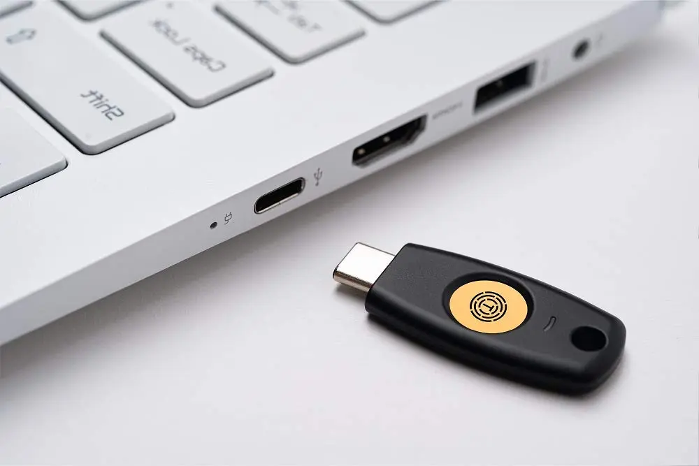 Trustkey T120 FIDO2 U2F Security Key USB-C Type, PIN+Touch Authentication | 2.9g Lightweight - view 3