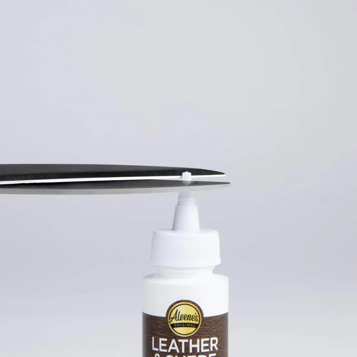 Aleene's Leather & Suede Glue, 59ml (2 fl oz) | Fast-Tacking Adhesive for Crafts & Light Repairs - view 4