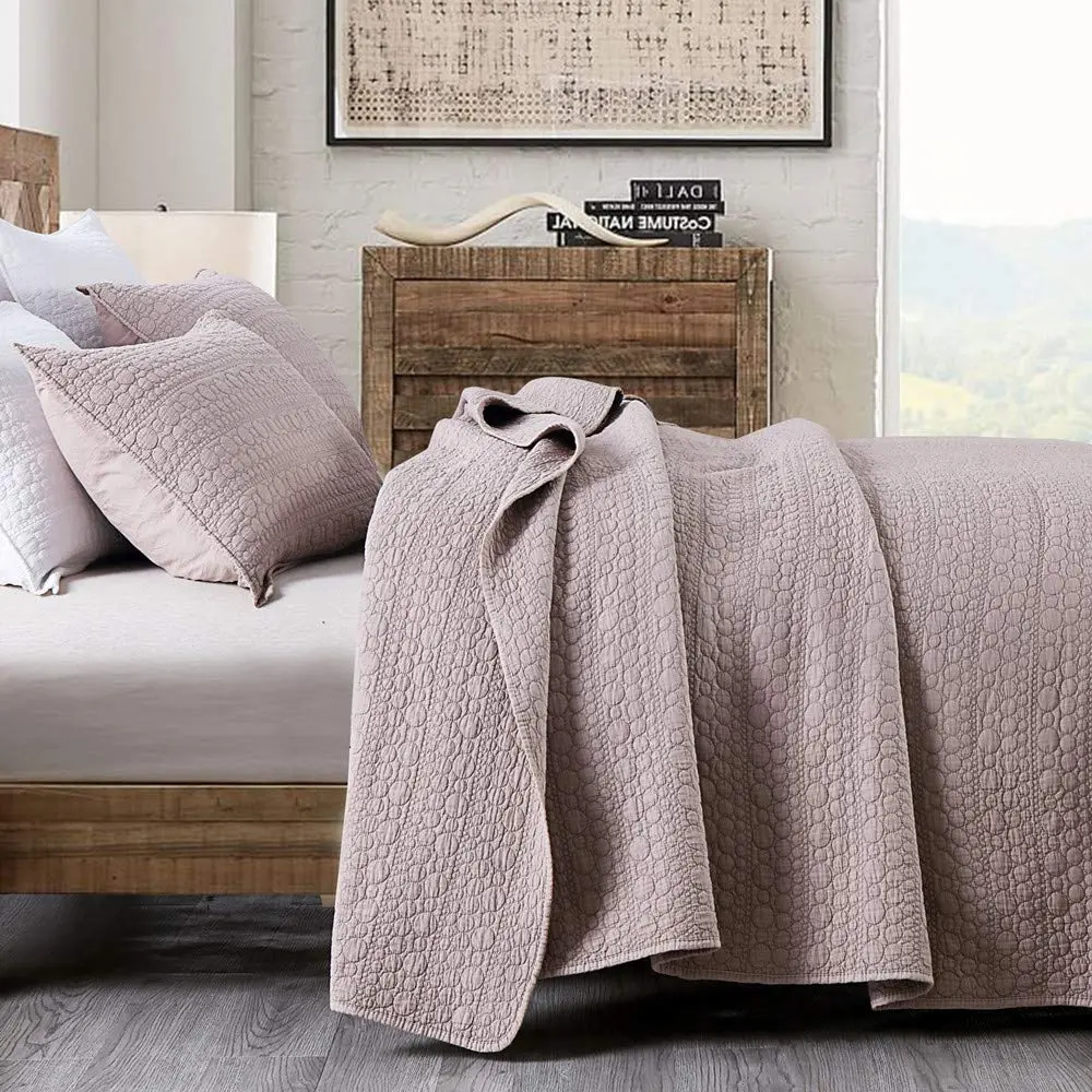 HORIMOTE HOME Quilt Set Queen Size Cameo Rose | Classic Geometric Spots, Ultra Soft, All Season Lightweight Bedspread - main product image