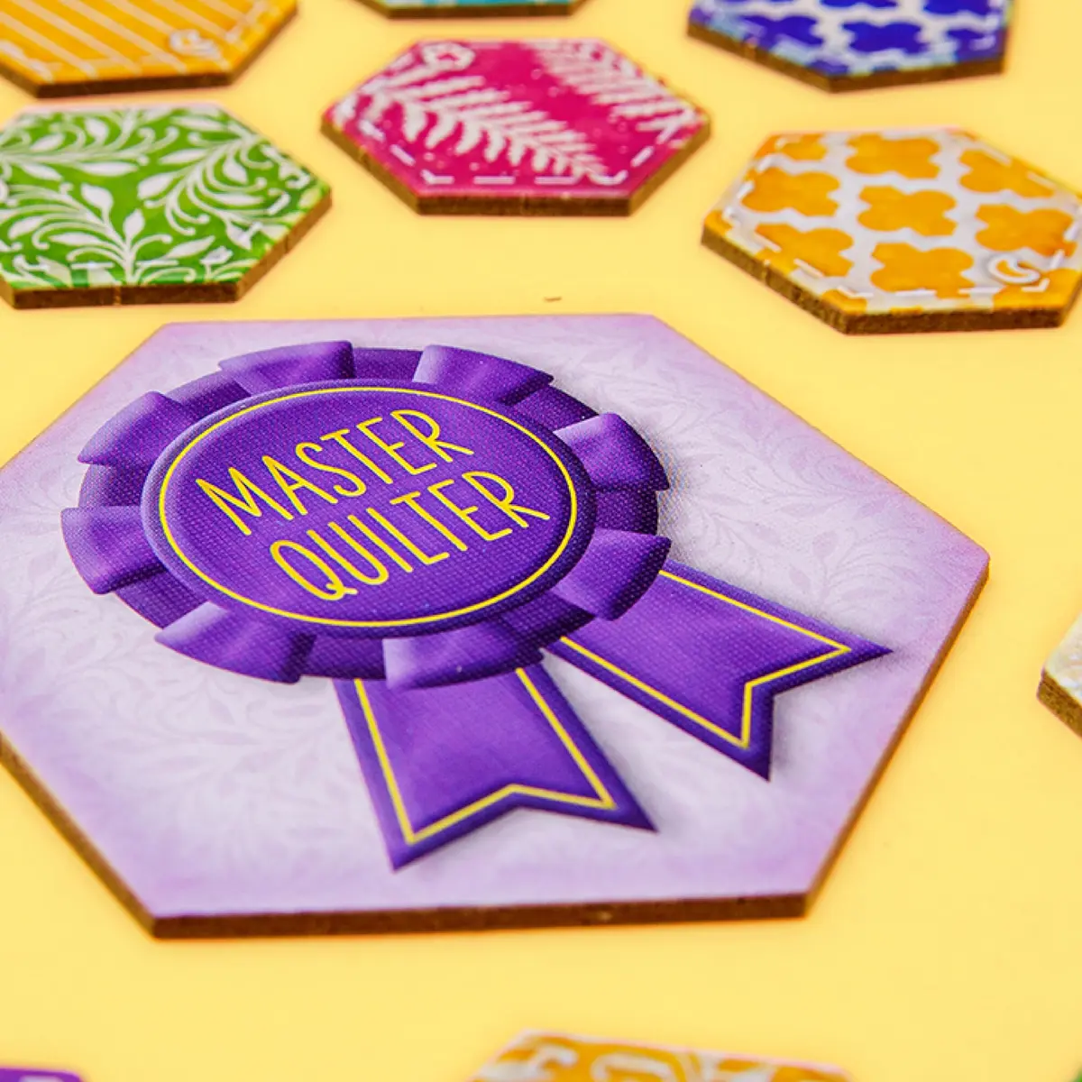 AEG Calico Award-Winning Cozy Tile-Laying Board Game | Make Quilts & Attract Cats (152g) - view 6