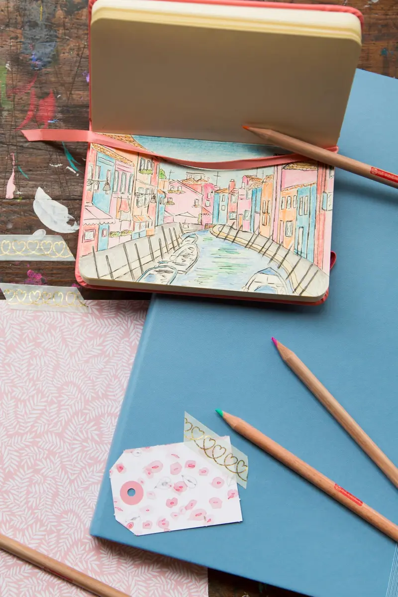 Talens Art Creation Sketchbook Coral Red 9cm x 14cm (3.5 x 5.5 in) | 80 Sheets Acid-Free Paper - view 3