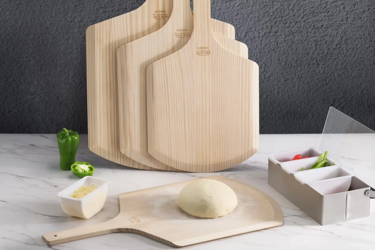 New Star Foodservice Wooden Pizza Peel 16" L x 14" W | Restaurant-Grade, 30" Overall Length - view 4