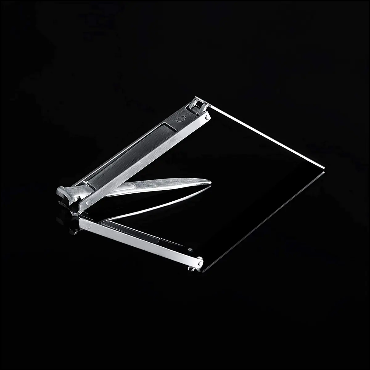 MANSCAPED Shears 2.0 Tempered Stainless Steel Nail Kit | Luxury 4-Piece Grooming Set for Men & Travel - view 3