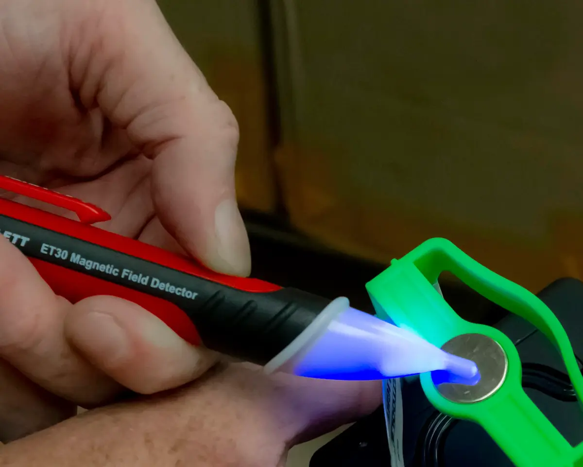Triplett ET30 Magnetic Field Detector - AC/DC/Permanent | Non-Contact Tester with LED Flashlight - view 5