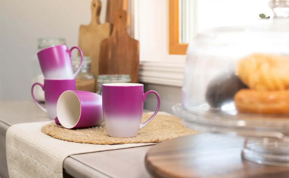 Elanze Designs Magenta Ombre Matte Ceramic Stoneware Coffee Cup Mugs Set of 4 (355ml / 12 Fl Oz) | Vibrant Two-Toned Drinkware - view 6