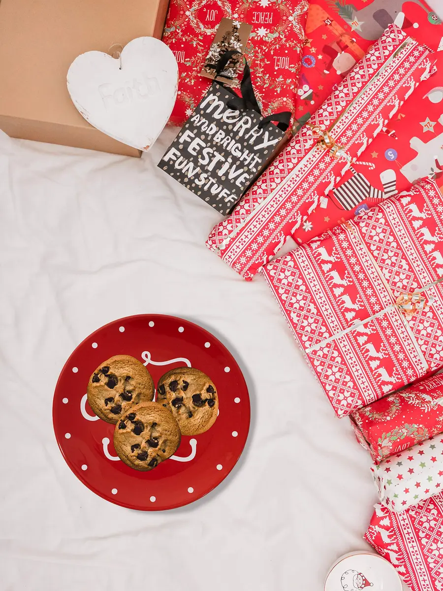 Stephanie Imports "Cookies" Christmas Themed 8" Ceramic Accent Plate | Festive Holiday Decor - view 5