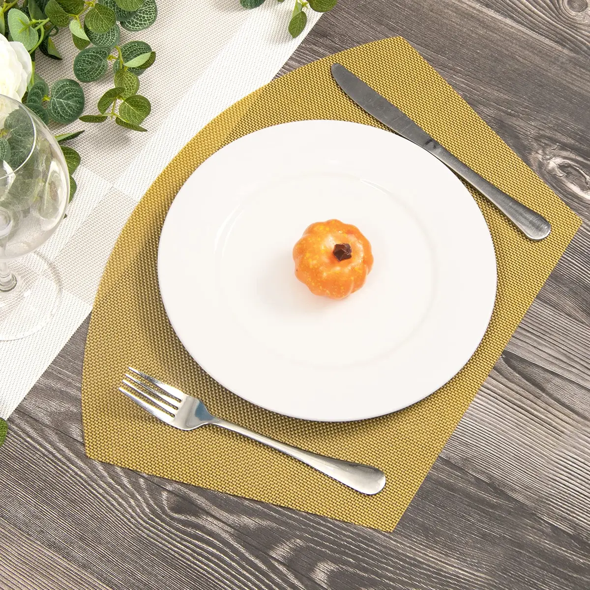 SHACOS Gold Wedge Placemats Set of 4 | 45.5 x 30 cm (17.7 x 11.8 inches) - view 7