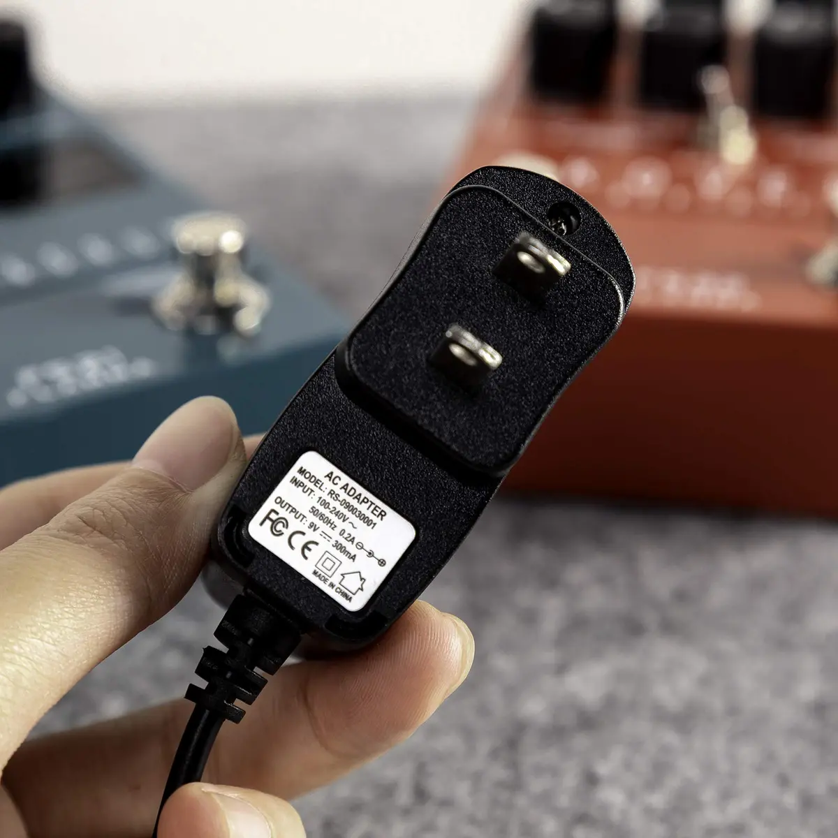 FLAMMA 9V 300mA Power Supply for Electric Guitar Effects Pedals Tip Negative | Isolated, Noise-Free, 150cm Cable - view 6