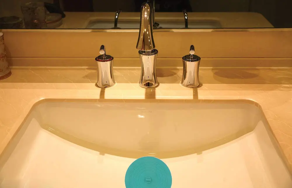 V-TOP Tub Stopper 2 Pack, 6 inches Large Silicone Drain Plug for Kitchen Bathroom Laundry - view 3