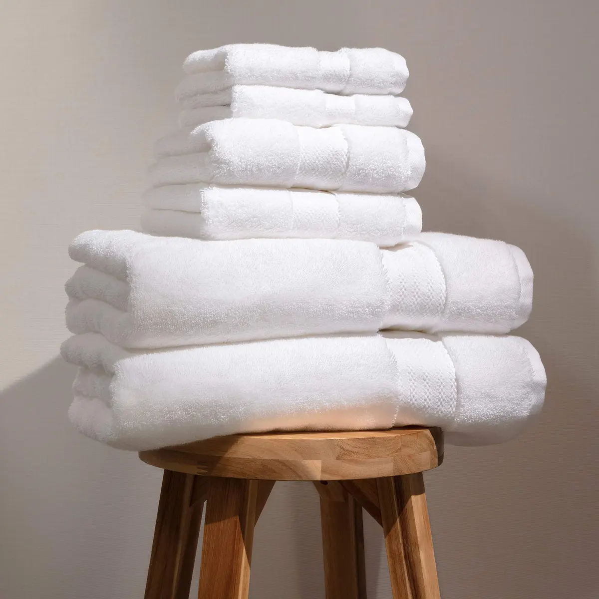 Fabdreams 100% Organic Cotton Bath Towel Set | GOTS Certified | 700 GSM | 6-Piece White - main product image
