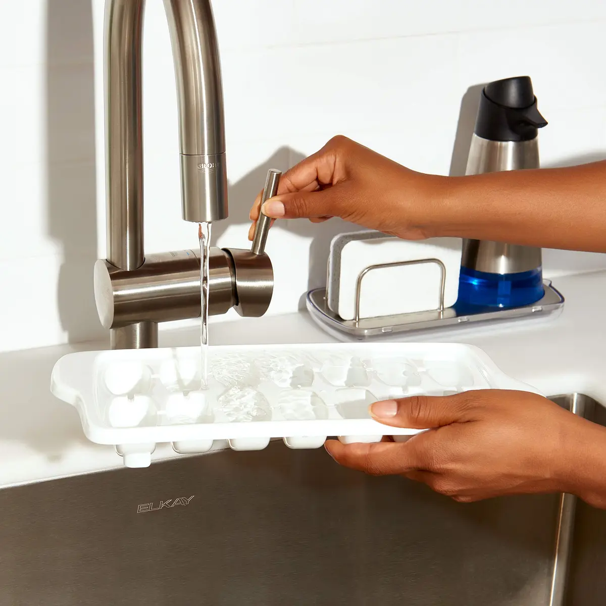 OXO Good Grips Flexible Ice Cube Tray with Lid - 2 Pack, Blue & White | Easy Release Rounded Cubes - view 7