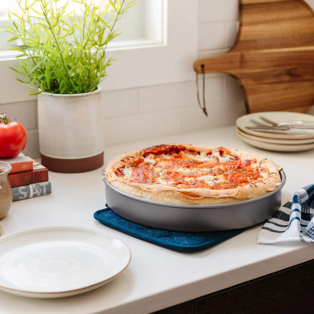 Chef Pomodoro Chicago Deep Dish Pizza Pan, 12 Inch Hard Anodized Aluminum | Authentic Chicago Style Deep Dish - view 8