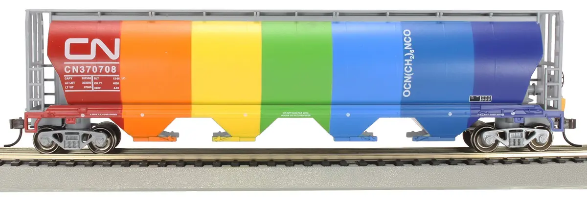 Bachmann Trains Canadian 4-Bay Cylindrical Grain Hopper with FRED Device CN Demonstrator HO Scale 1:87 (20.8 cm / 8.2 in) - view 2