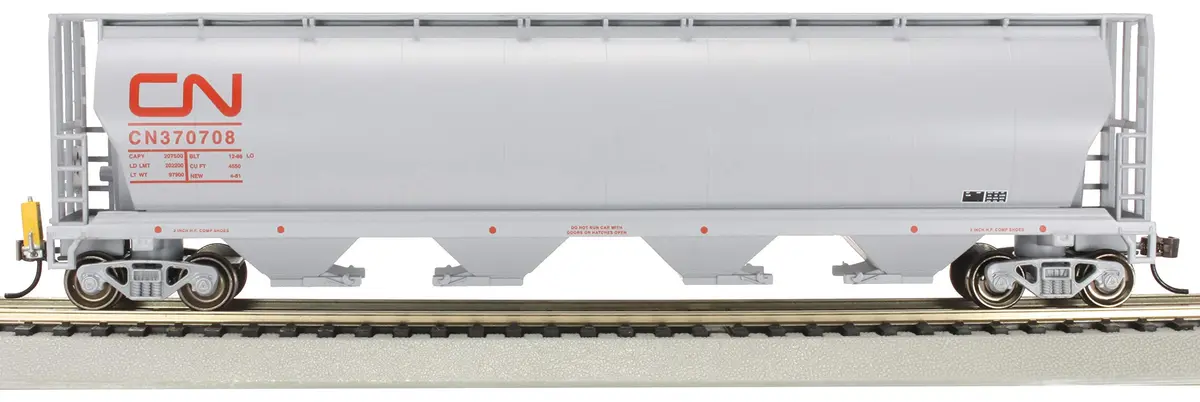 Bachmann Trains Canadian 4-Bay Cylindrical Grain Hopper with FRED Device CN Demonstrator HO Scale 1:87 (20.8 cm / 8.2 in) - view 3