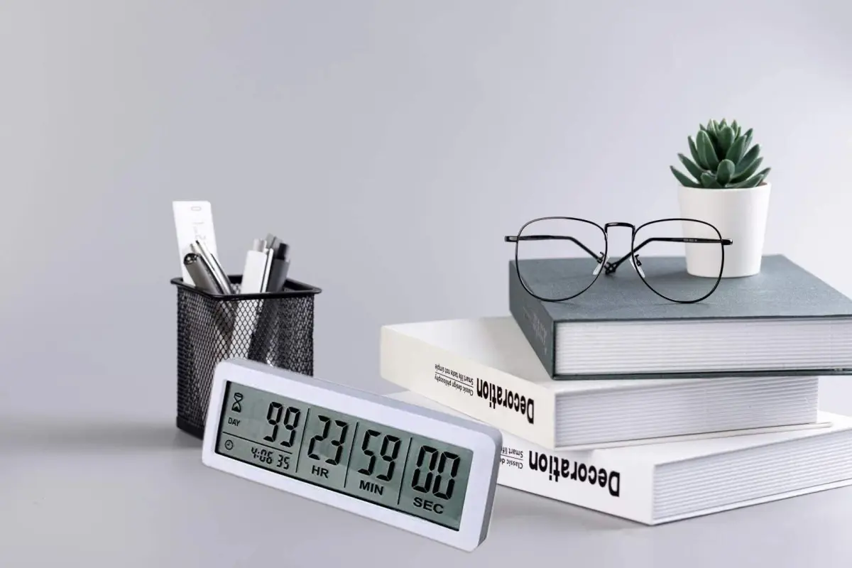 MOVEHI Digital Countdown Clock Timer with Magnetic Backing, 999 Days | White - view 2