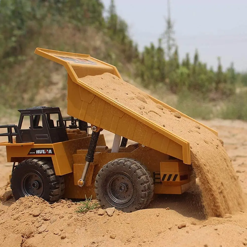 HuiNa 1:18 Scale RC Dump Truck Yellow | 6-Channel Full Functional Metal Construction Toy - view 2