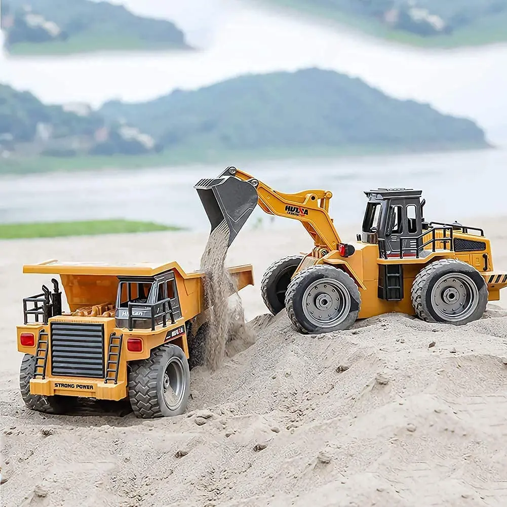 HuiNa 1:18 Scale RC Dump Truck Yellow | 6-Channel Full Functional Metal Construction Toy - view 3