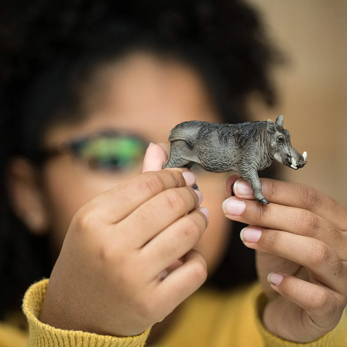 Schleich Warthog Toy Figurine 8.1 cm (3.2 inches) | ASTM-Tested for Safe Play - view 2