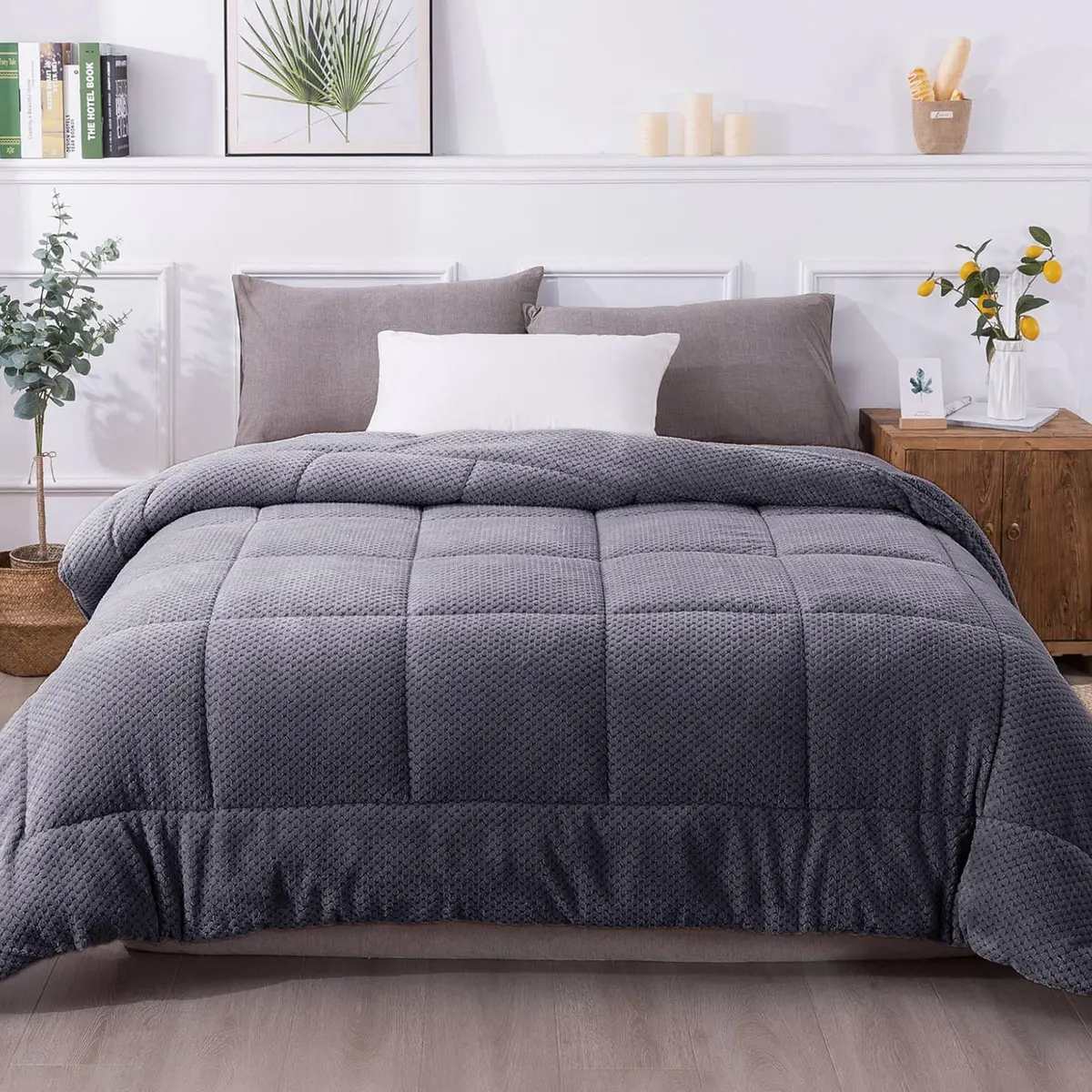 KASENTEX King Size Comforter | Reversible Sherpa & Plush Fleece | 104 x 90 in | OEKO-TEX Certified - main product image
