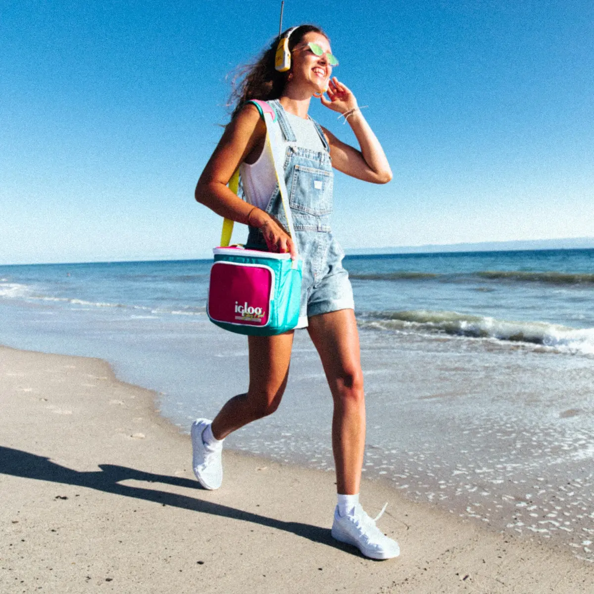 Igloo Retro Collection Square Lunch Bag with Leakproof Insulation, 9 Can Capacity, Neon Color - view 6